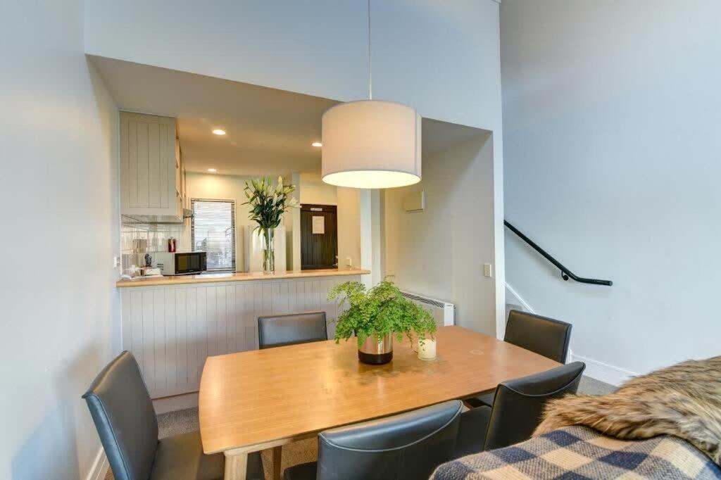 Modern 3 Bedroom With Stunning Postcard Views! Queenstown Kültér fotó